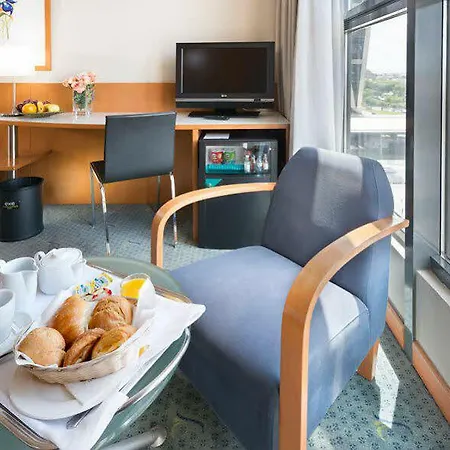 Hotel Exe Plaza 4*