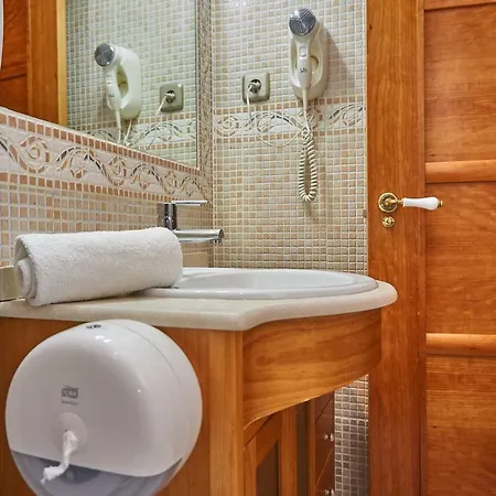 Gran Via, Behap Apartment *