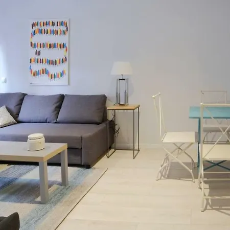 Apartment Charming Studio In Cuatro Caminos Area