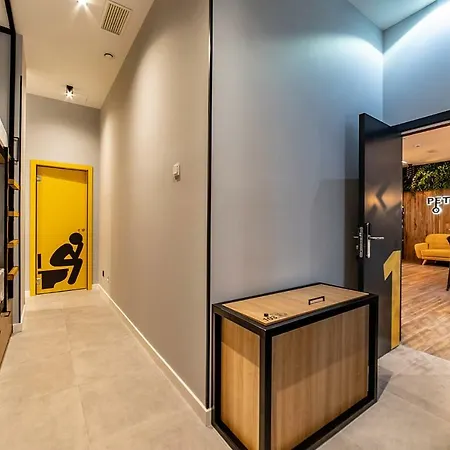 Hostel Petit La Latina (adults Only) *