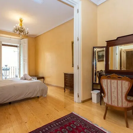 Calle Huertas Apartment *