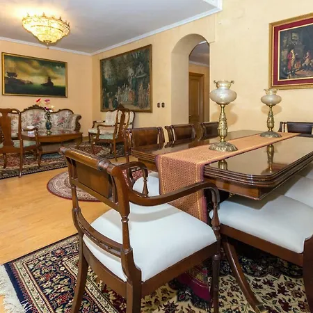 Calle Huertas Apartment *