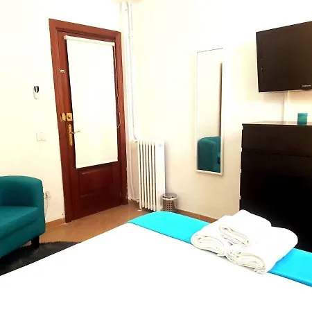 Guest house Alojamiento Plaza Espana Madrid