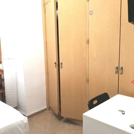 Guest house Alojamiento Plaza Espana *