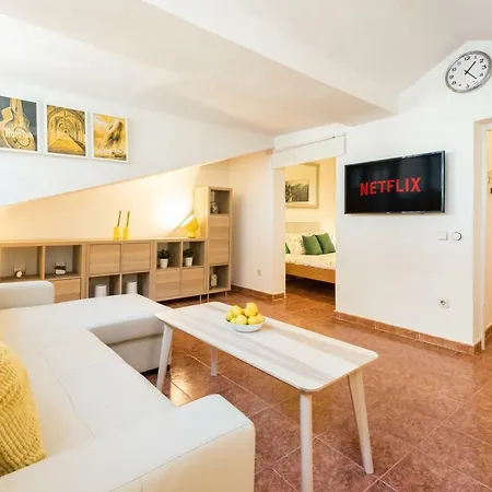 Plaza Mayor 2 Apartment *