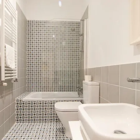 Apartment Renovated And Modern- 3bd 2bth- Anton Martin Madrid
