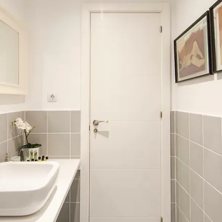 Renovated And Modern- 3bd 2bth- Anton Martin