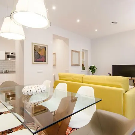 Renovated And Modern- 3bd 2bth- Anton Martin *