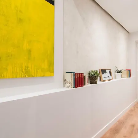 Renovated And Modern- 3bd 2bth- Anton Martin * Madrid