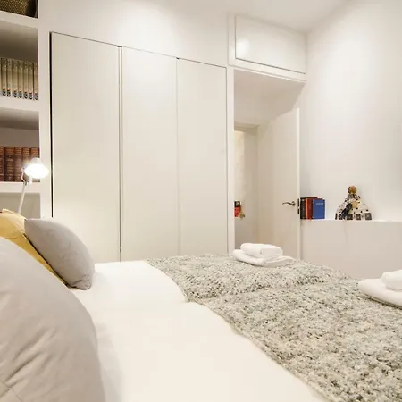 Apartment Renovated And Modern- 3bd 2bth- Anton Martin