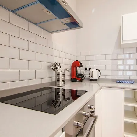 Renovated And Modern- 3bd 2bth- Anton Martin Madrid