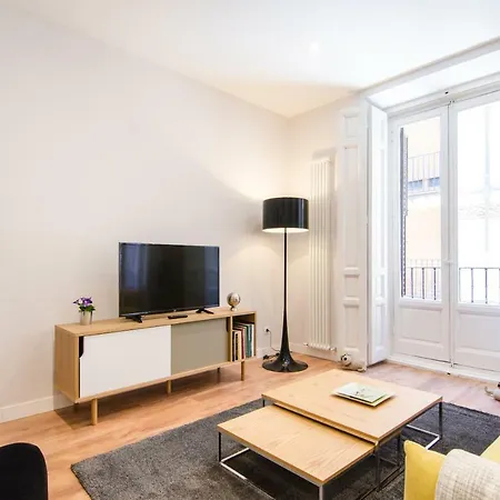 Renovated And Modern- 3bd 2bth- Anton Martin Apartment *