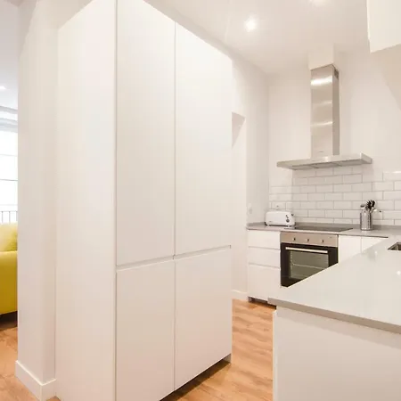 Apartment Renovated And Modern- 3bd 2bth- Anton Martin Madrid