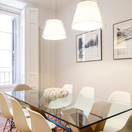 Renovated And Modern- 3bd 2bth- Anton Martin Madrid
