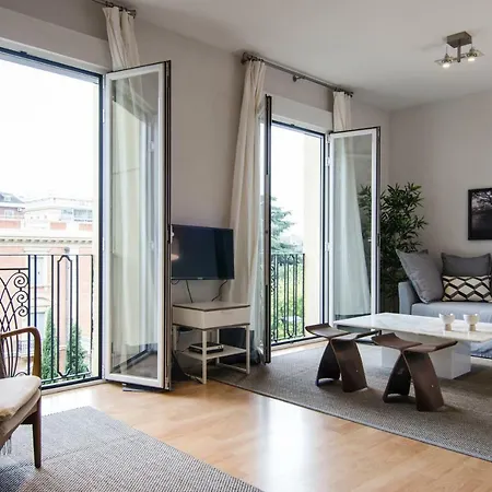 Apartment Claudio Coello, 122 *