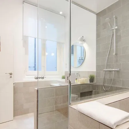 Renovated And Modern- 3bd 2bth- Anton Martin * Madrid