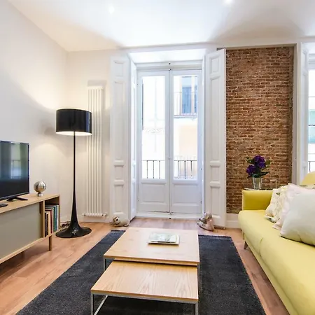 Renovated And Modern- 3bd 2bth- Anton Martin Apartment *