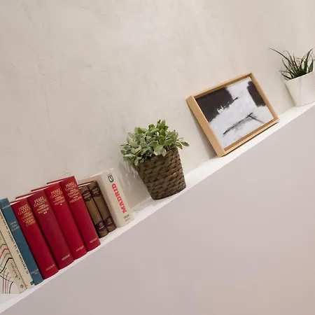 Renovated And Modern- 3bd 2bth- Anton Martin * Madrid