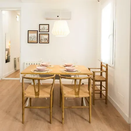 Apartment Infantas 23 *