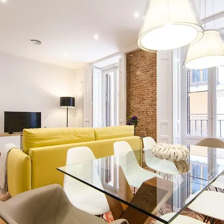 Renovated And Modern- 3bd 2bth- Anton Martin Apartment Madrid