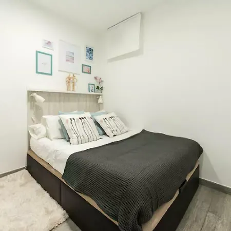 Apartment Tirso De Molina Madrid