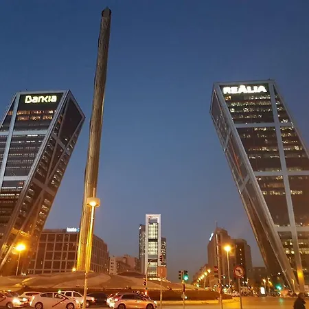 Bonito Apto Cinco Torres Plaza Castilla Madrid