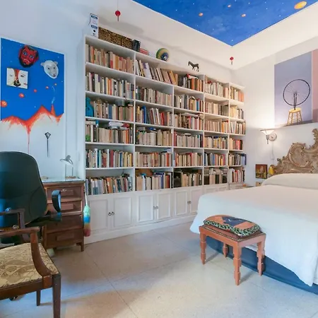 Malasana. La Casa Del Artista Apartment