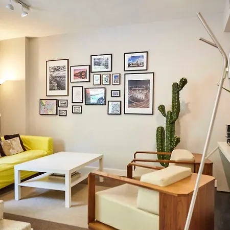 Principe Pio Apartment