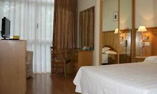 Ah El Parque - Arturo Soria Centro Hotell 4*
