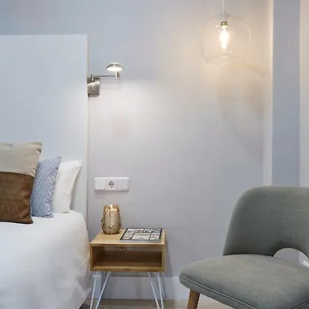 Leeways In Ave Maria Apartment Madrid