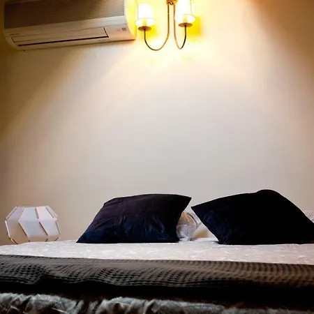 Luxury Puerta De Alcala And Serrano Street Apartment