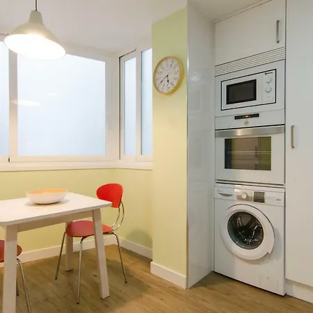 Hermano Garate, 9 Apartment *
