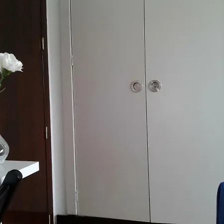 Roble Homestay *