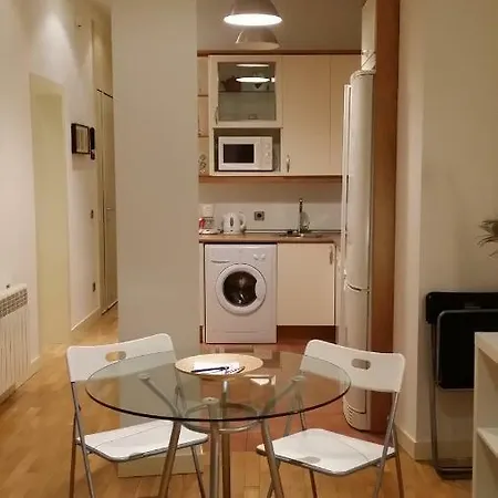 La Latina Apartment *