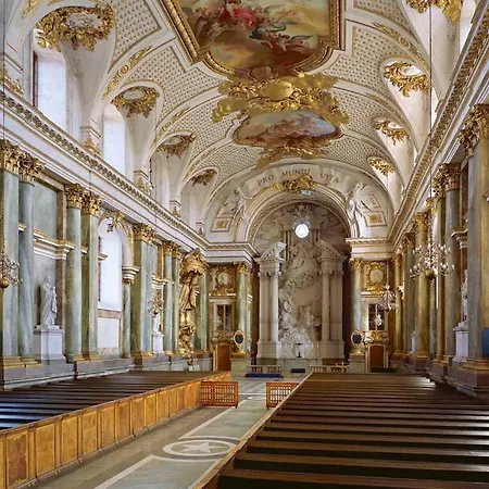 Center. Royal Palace Apartamento *
