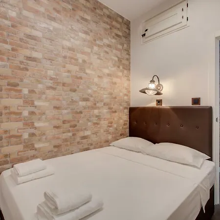 Fee4me Marques Vintage Center Apartment *