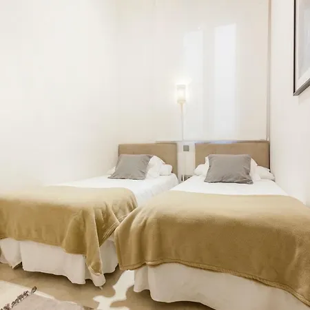 Friendly Echegaray Apartment *