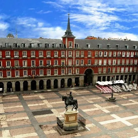 Buhardilla En La Calle Mayor... Céntrico Y Con A/a Apartamento Madrid