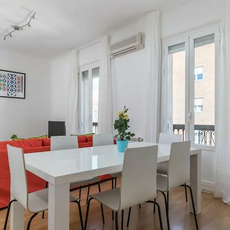 Agradable piso de dos habitaciones en Chamberí *