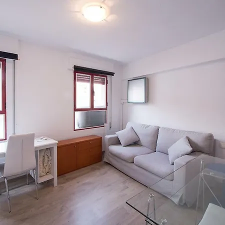 Apartment For Rastro - La Latina