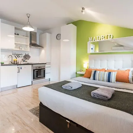 Apartamento ático En Calle Cabestreros - Lavapies/la Latina Madrid