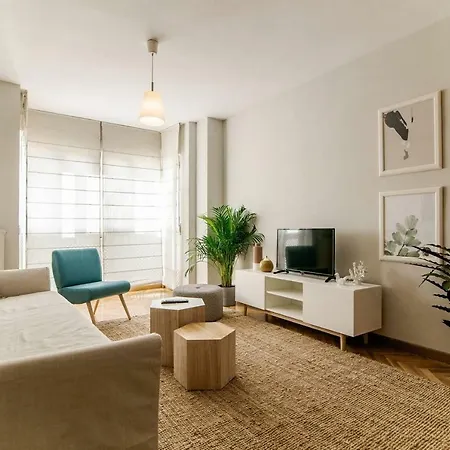 Bright Flat Parking/wanda Metropolitano/ Airport Apartment *
