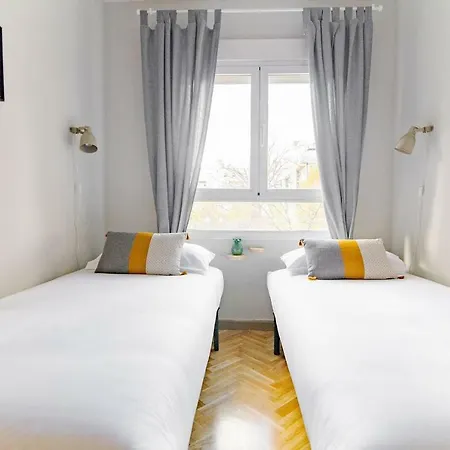 Apartment Bright Flat Parking/wanda Metropolitano/ Airport *