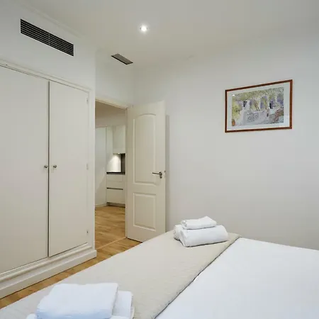 Leeways I In Alcala 99 Apartment