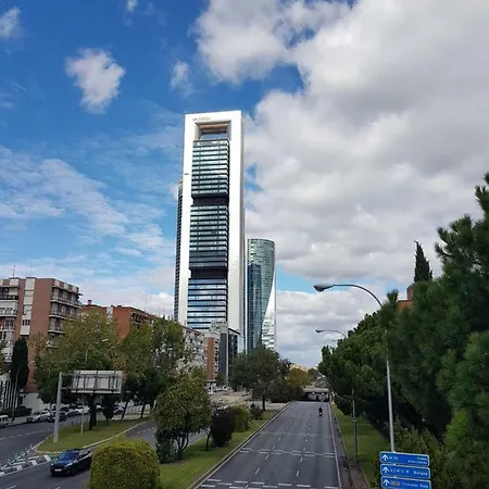Bonito Apto Cinco Torres Plaza Castilla * Madrid
