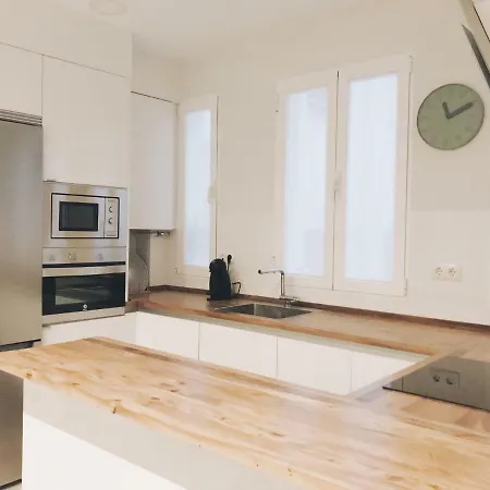 Apartamento Recién Reformado En Avenida Reina Victoria