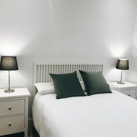 Apartamento Recién Reformado En Avenida Reina Victoria *