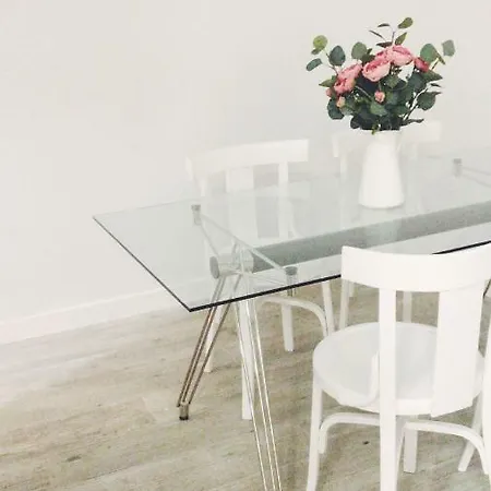 Recién Reformado En Avenida Reina Victoria Apartamento
