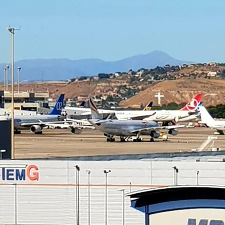 Airport Apartament *