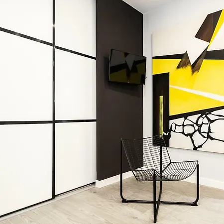 Bnbholder Black & Yellow Design Sol